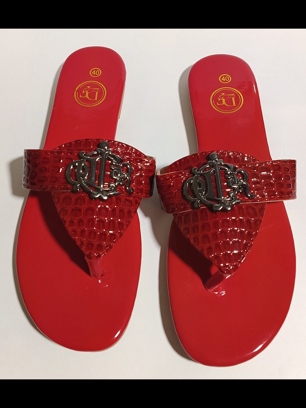 Vibrant Red Patent Croc-Embossed Pointed Thong Sandals - Size 40 (US Size 9)